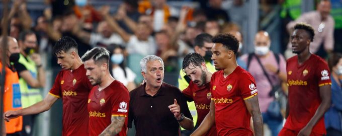 Roma snatch stunning late win over Sassuolo in Mourinho's 1000th game