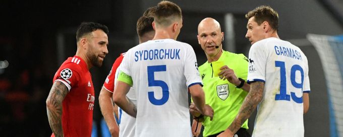 Dynamo Kiev's Denys Garmash survives red card after ref mistakenly shows him second yellow