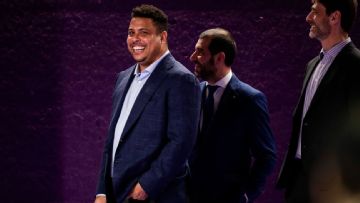 Brazilian great Ronaldo buys boyhood club Cruzeiro