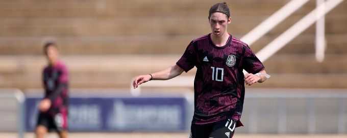 Mexico's 'Tata' Martino on top talent Marcelo Flores: We must be patient