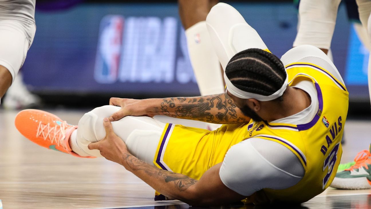 Anthony Davis dari Los Angeles Lakers akan menjalani MRI setelah keluar dari kekalahan karena cedera lutut kiri