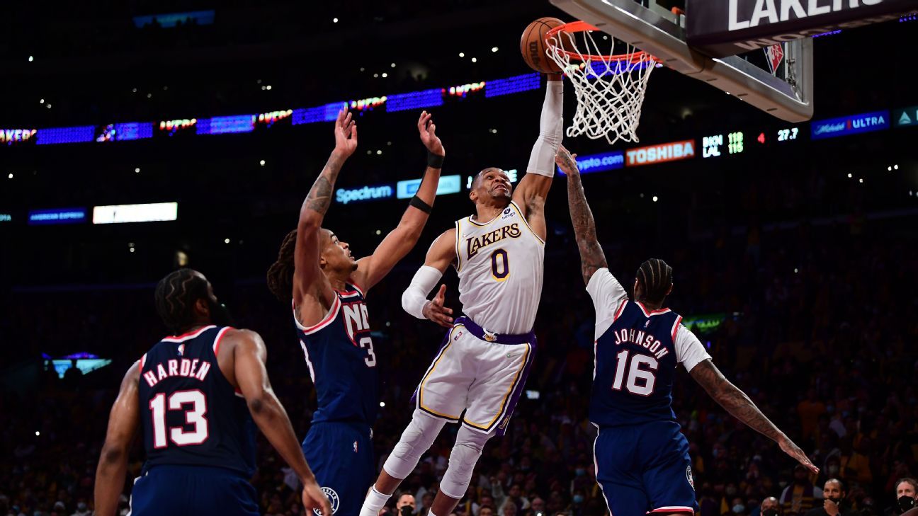 LeBron James mendukung Russell Westbrook setelah dia berjuang dalam kekalahan kelima berturut-turut di Los Angeles Lakers