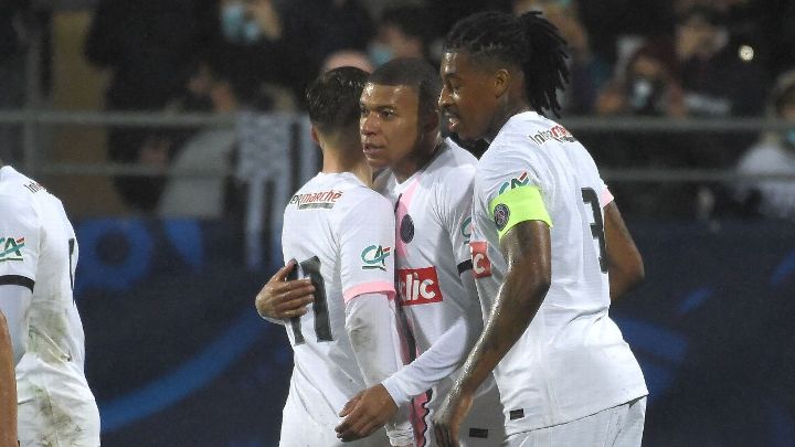 Kylian Mbappe hat trick sees PSG ease into Coupe de France last 16