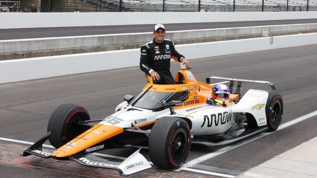 Montoya bergabung kembali dengan Arrow McLaren dalam upaya untuk hat-trick Indy 500