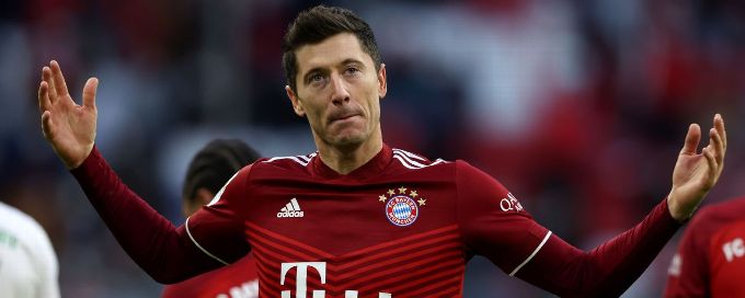 Robert Lewandowski leads Bayern fightback over minnows Fuerth