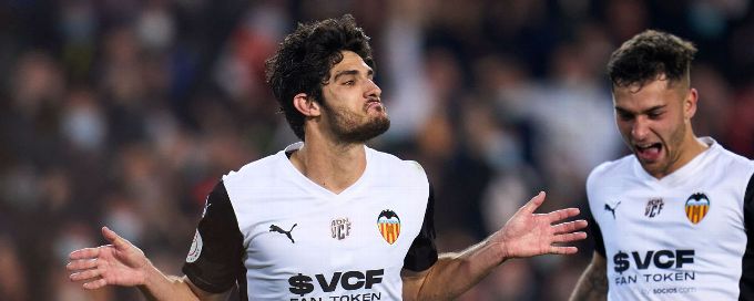 Guedes screamer sends Valencia past Athletic Club into Copa del Rey final