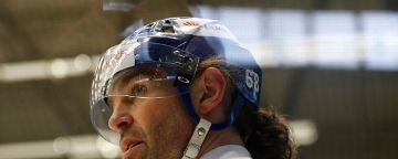Jaromir Jagr scores in first pro hockey game since turning 52