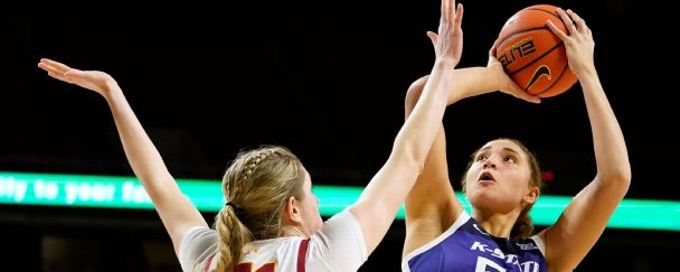 Women with the most points in a D-I college basketball game