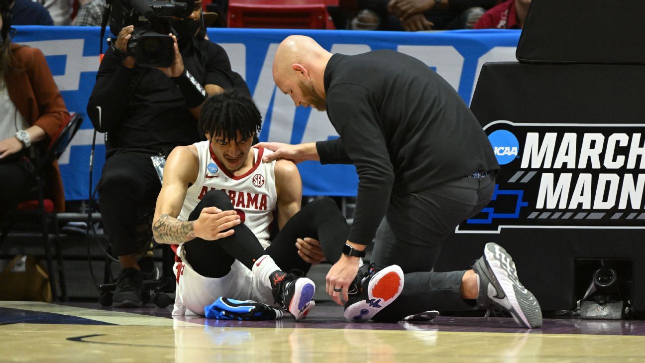 Guard Alabama Jahvon Quinerly menderita cedera lutut ‘signifikan’ dalam kekalahan turnamen NCAA Crimson Tide