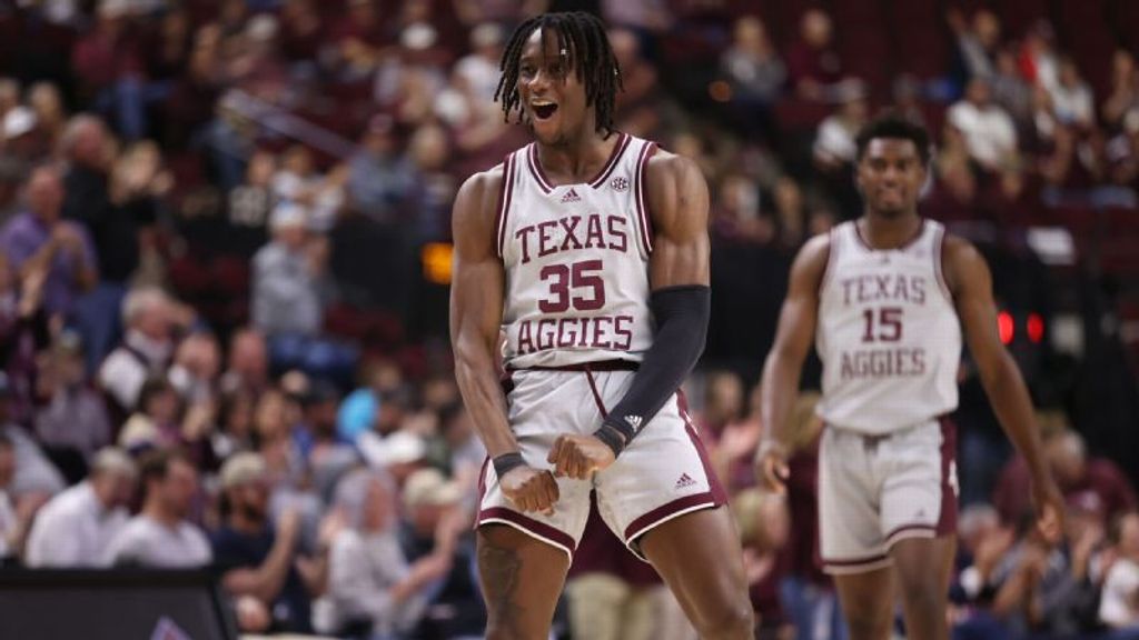 Texas A&M advances to NYC with rout of Wake Forest