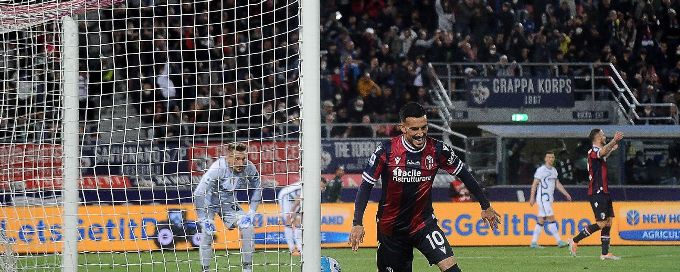 Inter hand AC Milan Serie A title advantage after goalkeeper howler in shock loss vs. Bologna