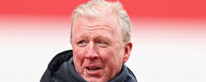 Man United set to add Steve McClaren to Erik ten Hag's coaching staff - sources