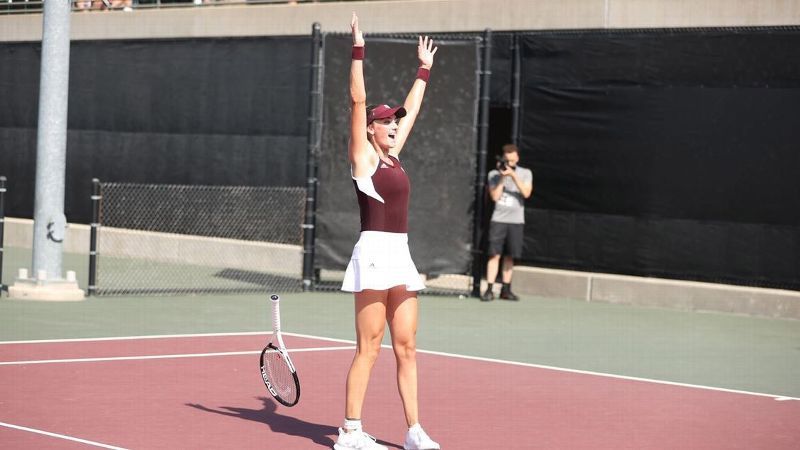 Texas A&M moves on to NCAA quarterfinals