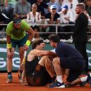 Alexander Zverev merobek ‘beberapa ligamen lateral’ di kaki kanannya saat semifinal Prancis Terbuka