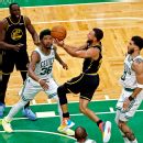 NBA Finals 2022 – Stephen Curry menempatkan Golden State Warriors di belakang seri genap
