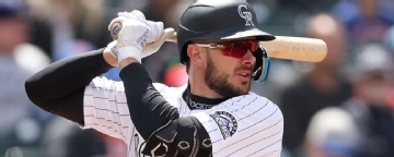 Rockies' Bryant heads to IL with back strain