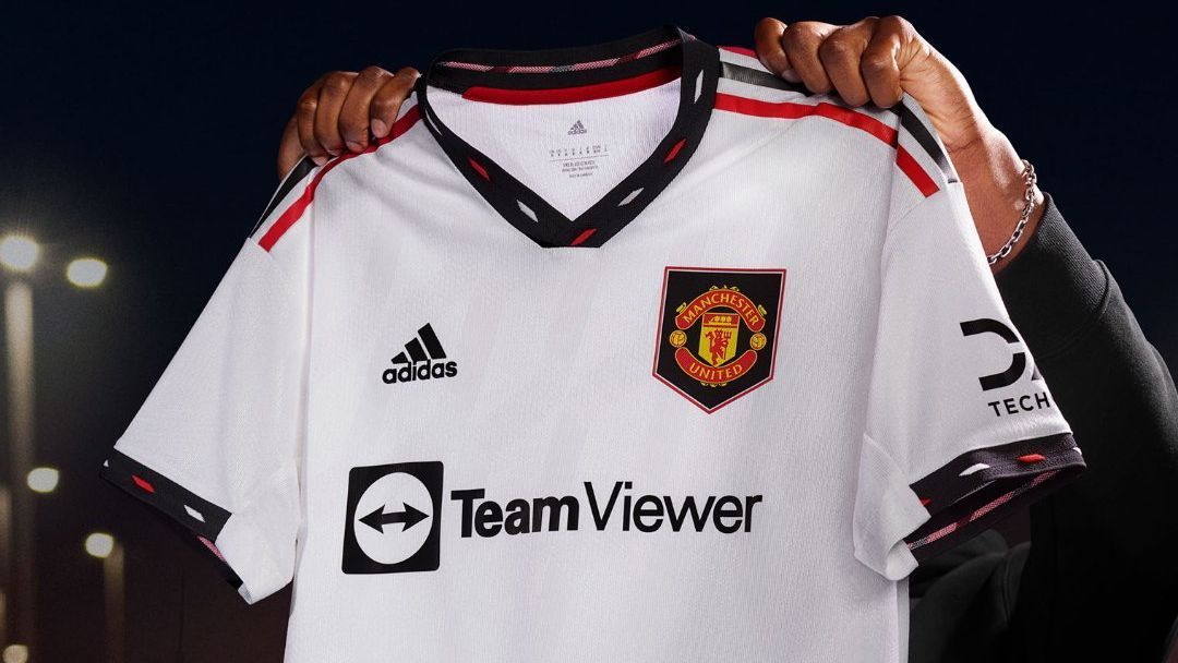 Man United meluncurkan jersey tandang 2022-23 yang terinspirasi oleh musim peraih Treble