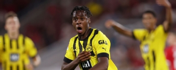 Borussia Dortmund extend England teen Jamie Bynoe-Gittens' contract