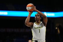 Lynx sign Teaira McCowan for depth, with Napheesa Collier out