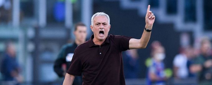 Jose Mourinho advises Roma players to dive more after team denied penalty: 'Be a clown'