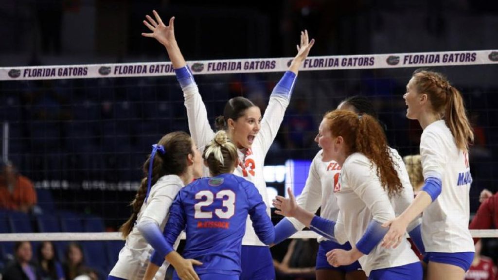 Gators down Gamecocks for seventh straight match win