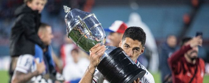 Luis Suarez thanks Nacional fans after clinching Uruguayan Championship