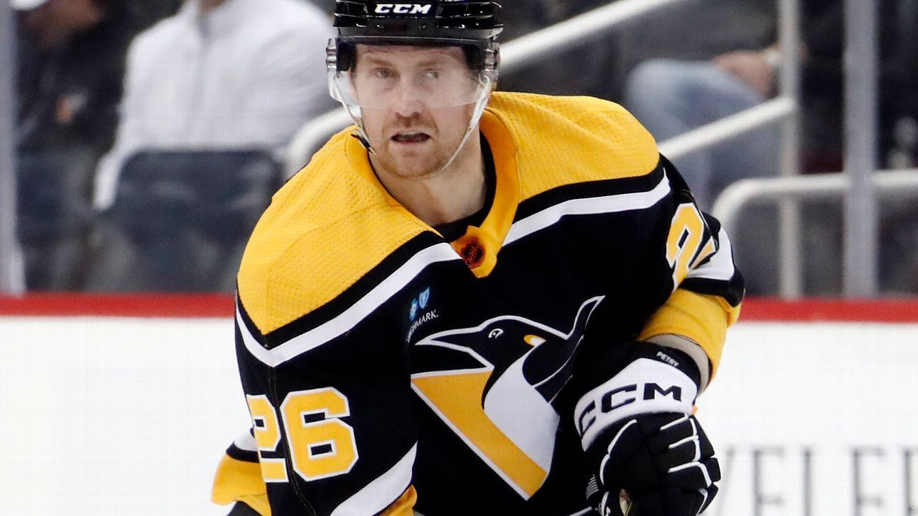 Surging Penguins lose D Petry, F Zucker to injury