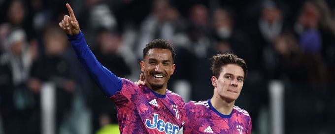 Late Danilo goal earns Juventus eighth straight win