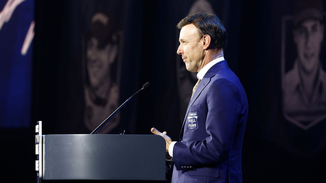 Victory lap: Kenseth inducted into NASCAR HOF