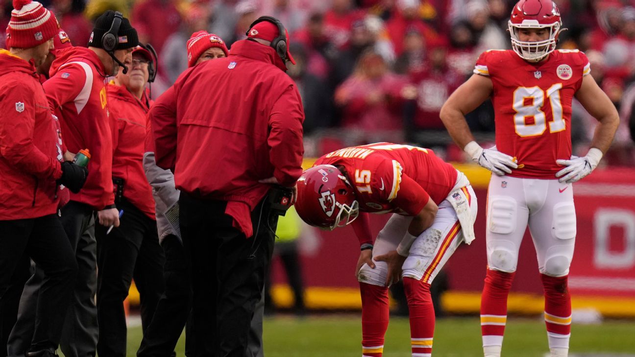 Patrick Mahomes left the Chiefs with an injury and returned in the 3rd quarter