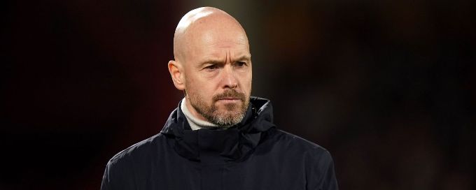 Ten Hag urges Man United to 'strike' before close of January transfer window