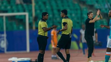 ISL Musings: Refs in spotlight, Chhangte vs Mishra stands out, Bengaluru's miracle run