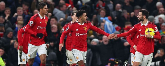 Man United fight back to draw 2-2 with manager-less Leeds