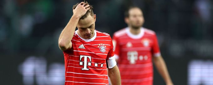 Gladbach beat 10-man Bayern 3-2 to stretch unbeaten run against them