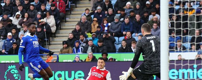 Arsenal regain foothold in Premier League title race with win over Leicester