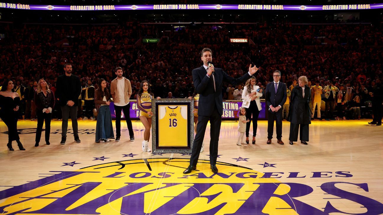 Pau Gasol is the 12th player in Lakers history to retire the jersey
