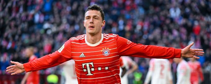 Bayern Munich beat Augsburg 5-3 to go clear at top of Bundesliga