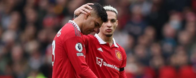 Ten-man Man United frustrated in goalless draw with Southampton