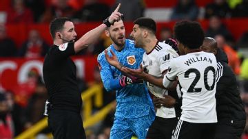 VAR Review: Fulham's 3 red cards at Man United, Newcastle's offside goal vs. Forest, Wolves rage