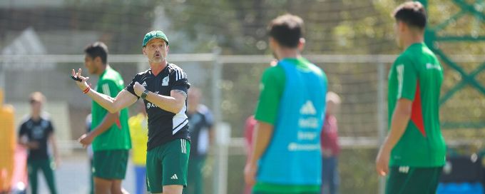 Diego Cocca's first game in charge of Mexico sees slow start, scoring struggles against Suriname