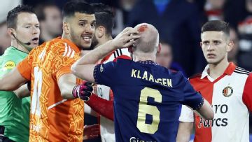 Ajax's Davy Klaassen injured by object thrown from crowd in Dutch Cup semifinal
