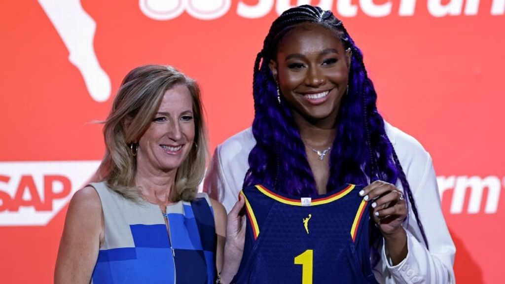 Indiana tabs Gamecocks' Boston No. 1 in WNBA Draft