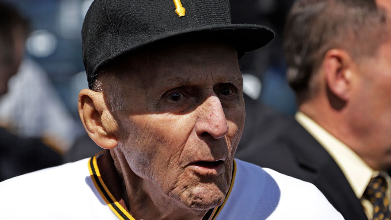 Pirates star Groat, who played in NBA, dies at 92