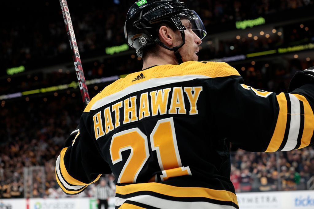 Bruins’ Hathaway makes clean grab at Fenway