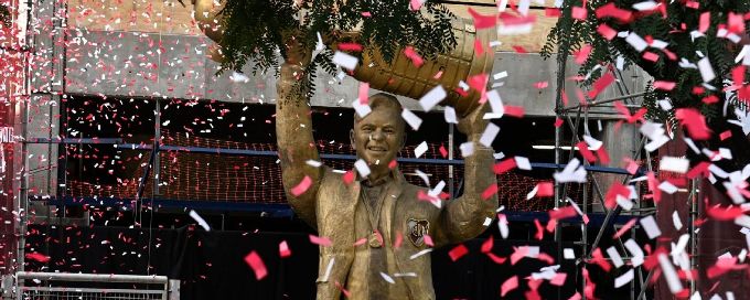 River Plate fans shocked by big bulge in giant statue of club legend Marcelo Gallardo