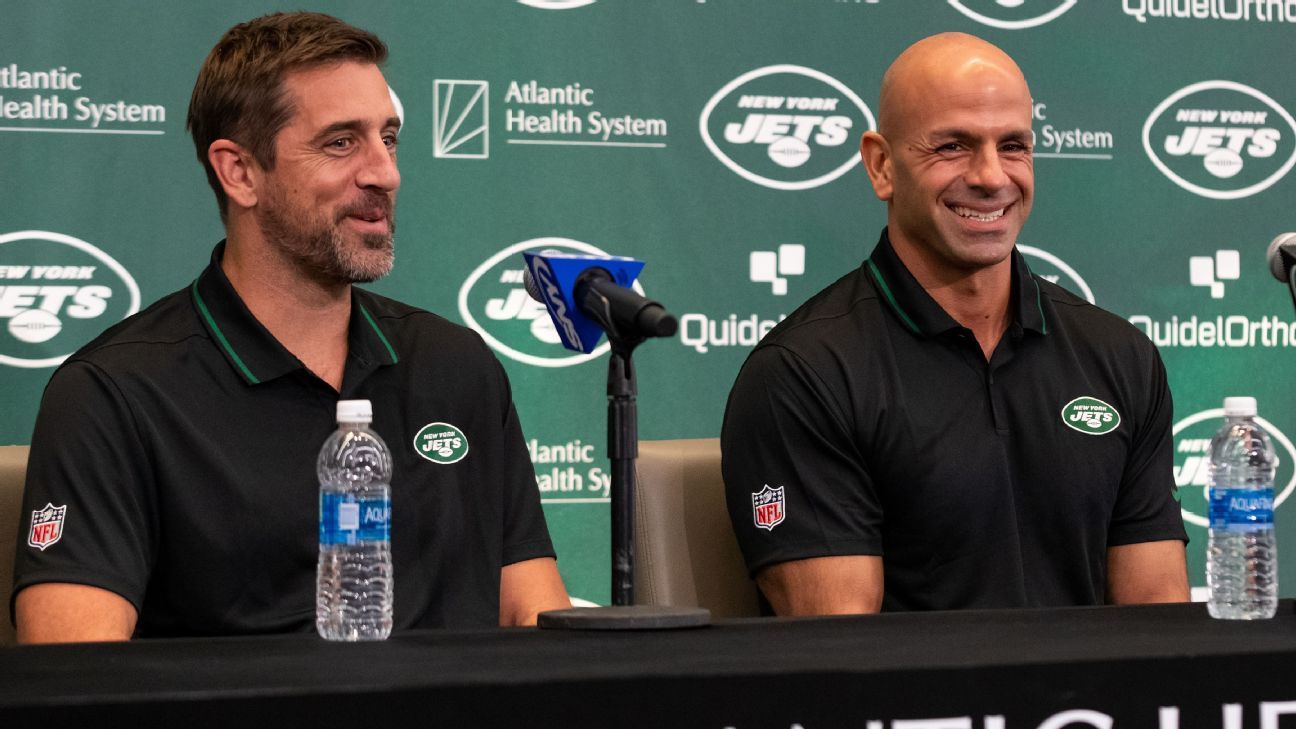 <div>Why Jets coach Robert Saleh expects Aaron Rodgers to make his job 'easier'</div>