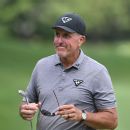 Mickelson: In recovery, not betting on football Mickelson: In recovery, not betting on football