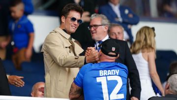 Tom Brady meets Birmingham fans in pub before first match