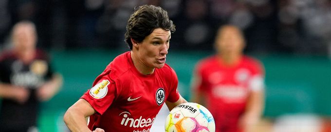 USMNT's Paxten Aaronson joins Vitesse on loan from Frankfurt