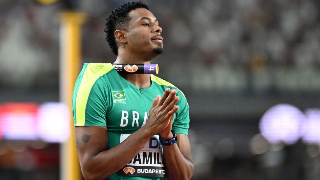 With Paulo Andre opening relay, Brazil advances to World Cup 4x100m final.